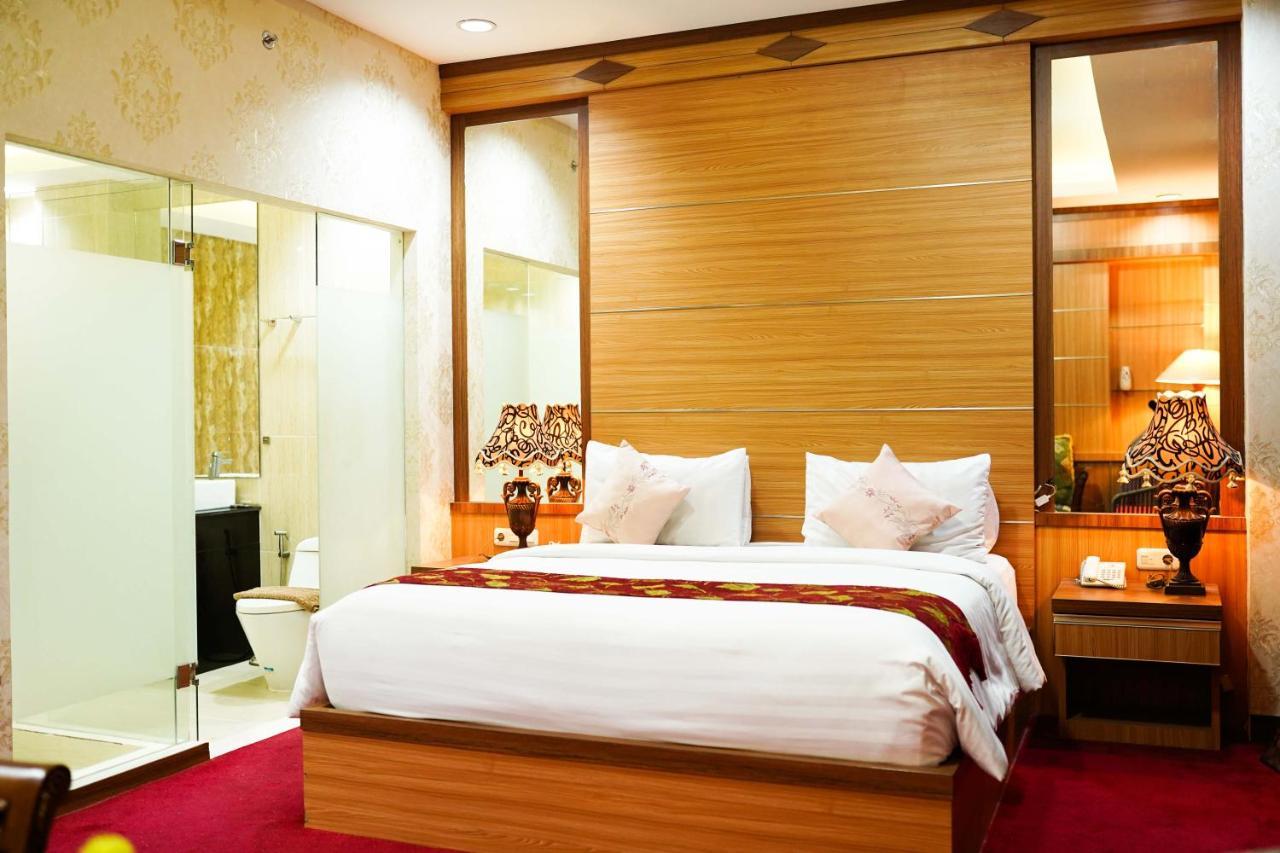 Grand Buana Lestari Hotel Padang  Exterior photo